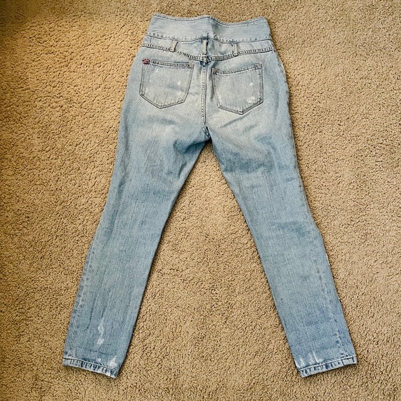 BDG Ripped Highwaist Boyfriend Jeans - Picture 3 of 6